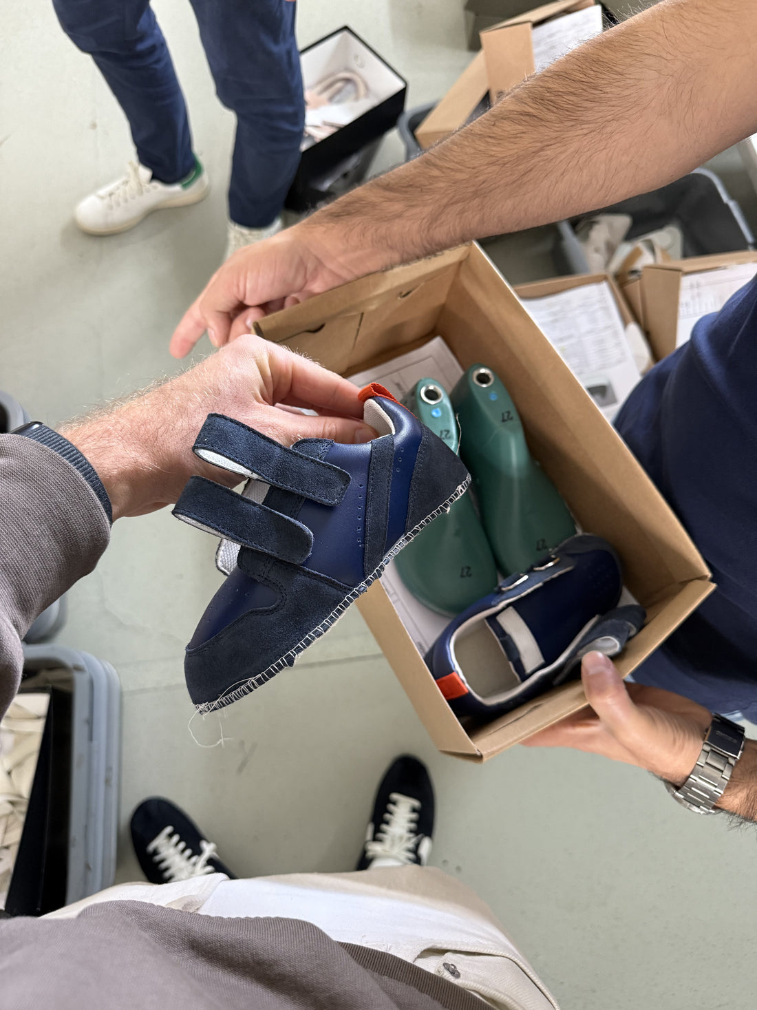 Veganes Leder vs. echtes Leder bei Kinderschuhen: Gesundes Wachstum und nachhaltige Materialien